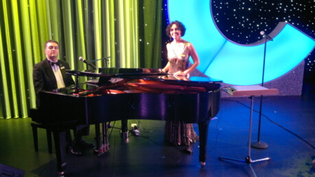 Alberta Singer con pianista Alberta Singer con pianista